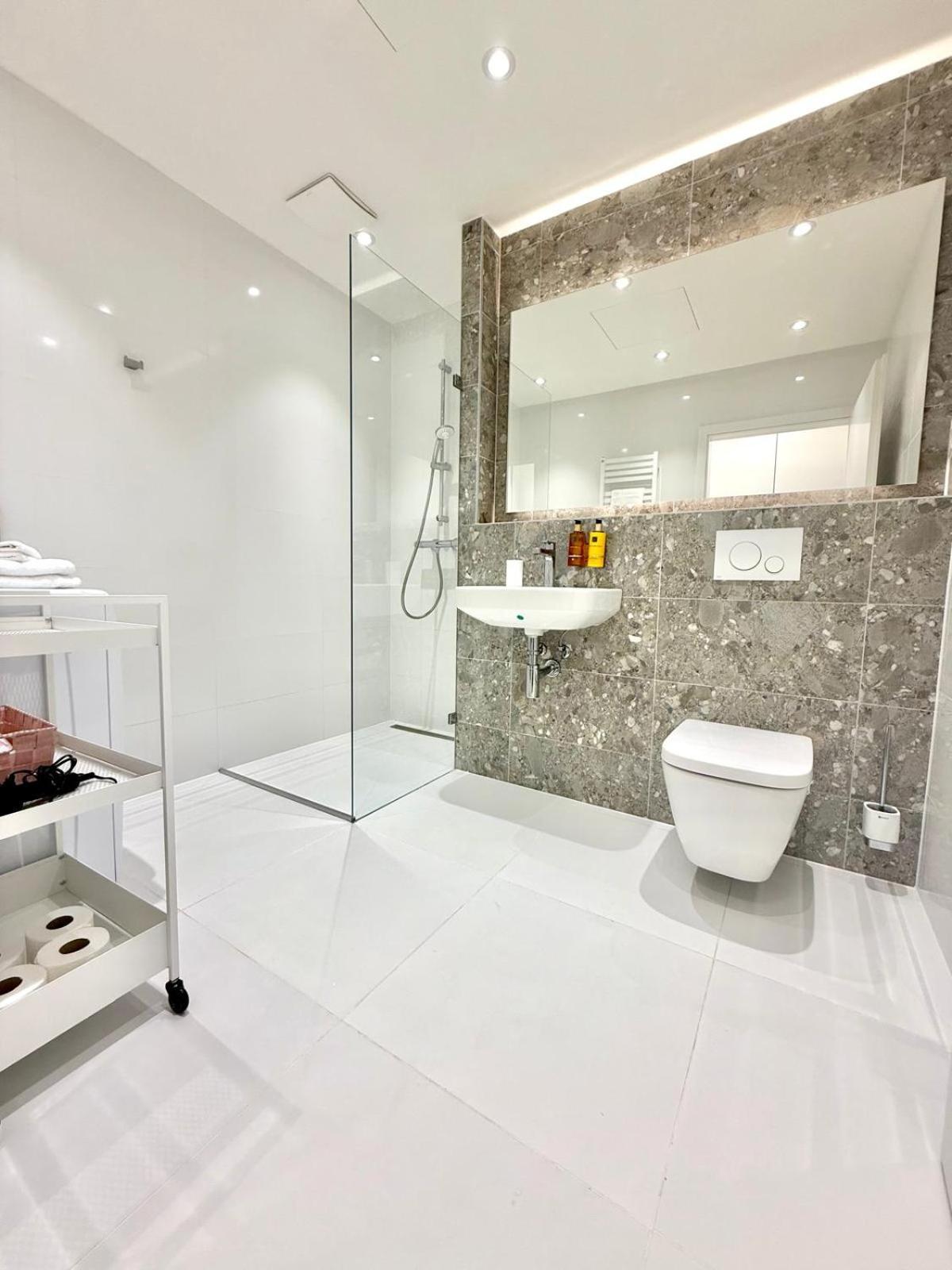 City Relax Apartments With Free Parking, 10 Mins Walk To City Centre Brno Exteriér fotografie